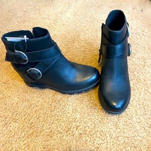 Sorel wedge ankle booties